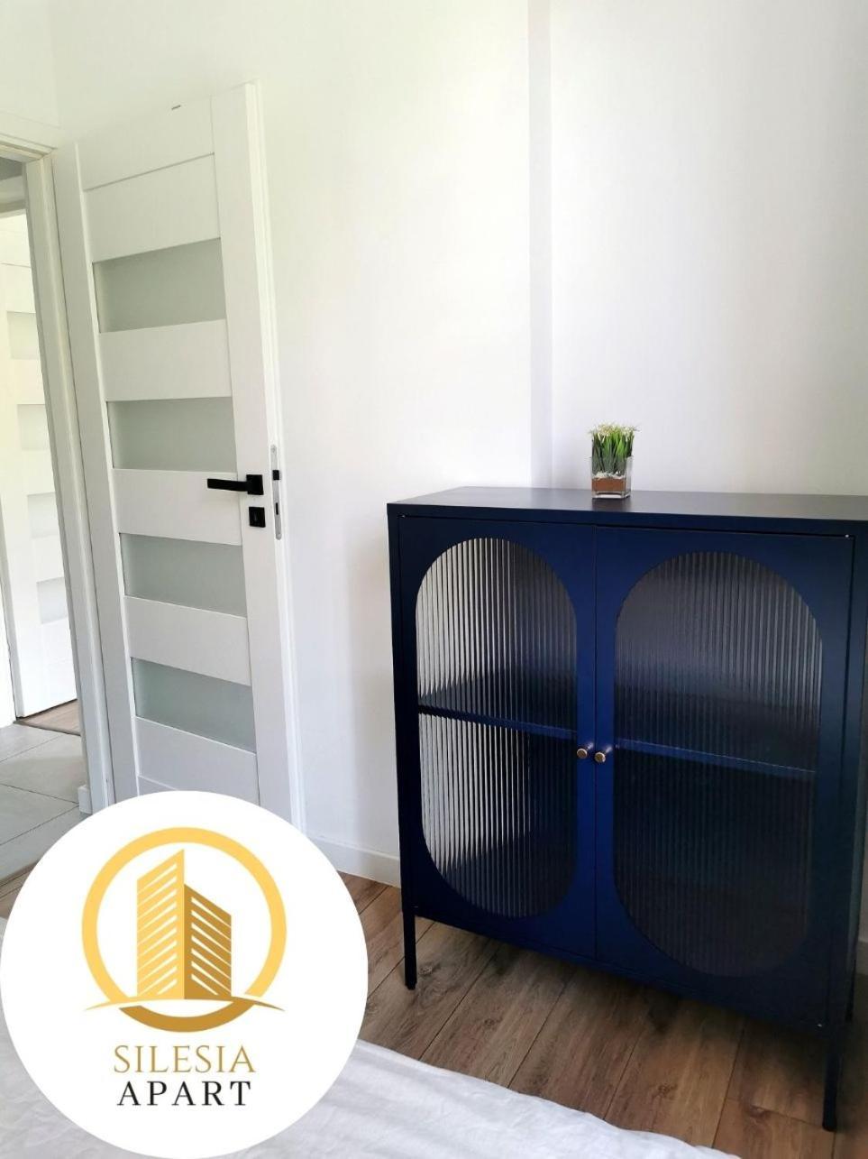 Granatowy Apartment *